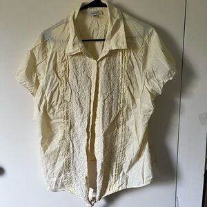 dressbarn Light Yellow Short Sleeve Shirt
